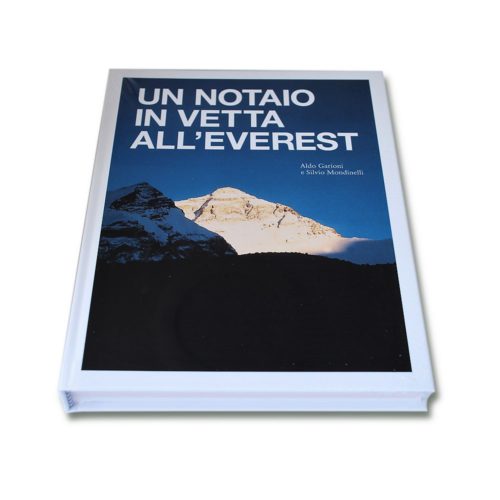 Libro Mani per il Nepal Un notaio in vetta all'everest